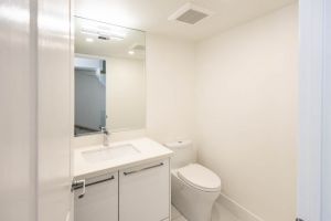 140 Bathurst ST TH10 Mls-28