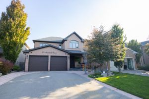 29 Mountcharles Cres Mls-1