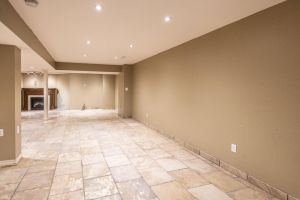 29 Mountcharles Cres Mls-34