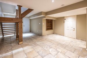 29 Mountcharles Cres Mls-36