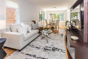 JA 1949 Pine Grove Ave Mls-6